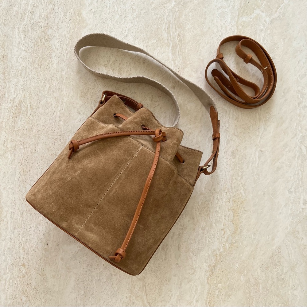 SEZANE LIBERTÉ BUCKET BAG in taupe